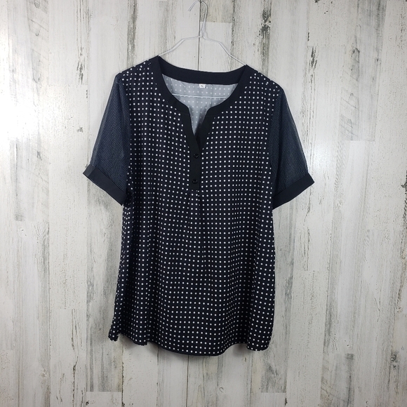3/$15 unbranded black and white polka dot top women's XL - Picture 1 of 9